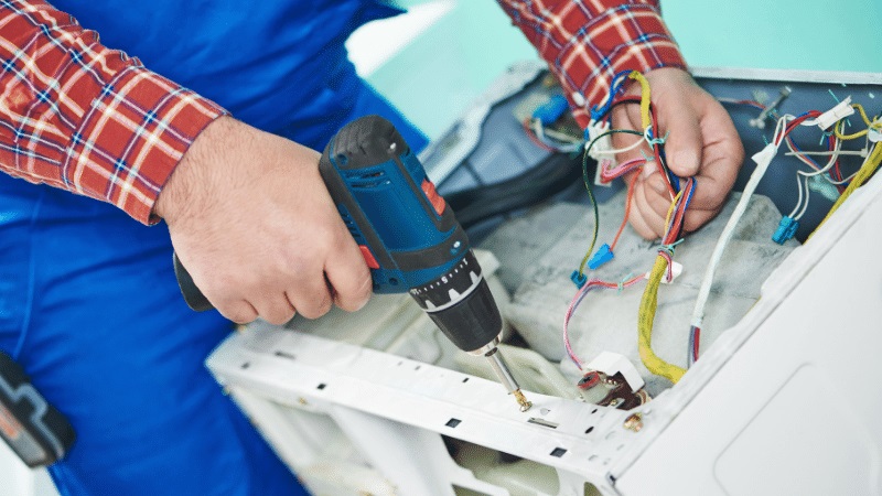 Sakarya Eminçelik Eminçelik çamaşır makinesi kart tamiri – Su almama arızası orijinal parça ile giderildi. - Teknik servis örneği